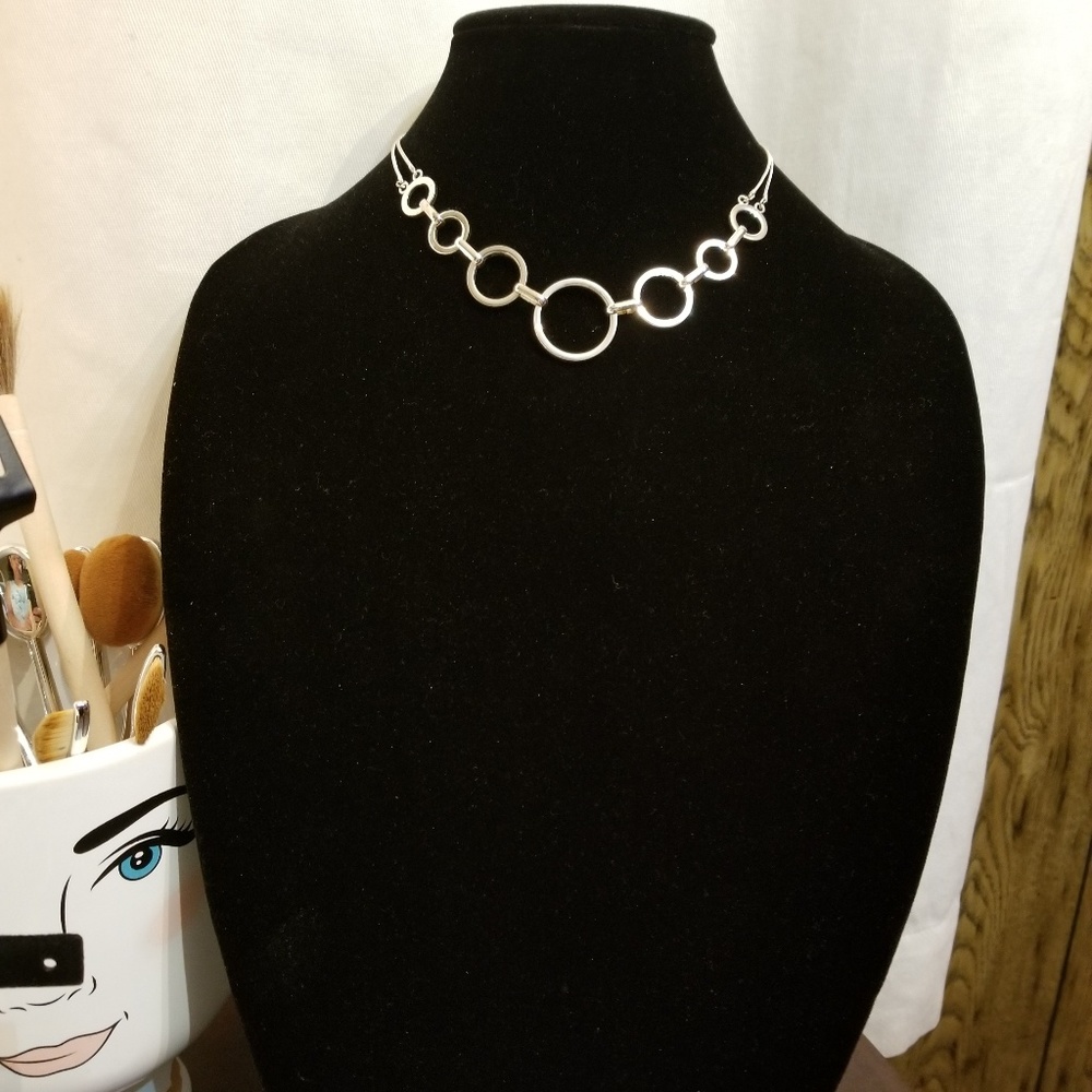 SILVER CIRCLE CHOKER